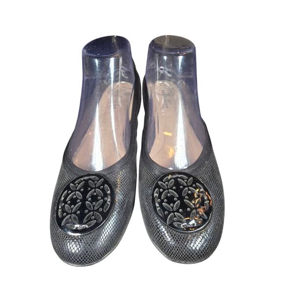 Clarks Collection Gracelin Lola Ballet Flats Black on Black Size 7.5 Excellent - Picture 1 of 9